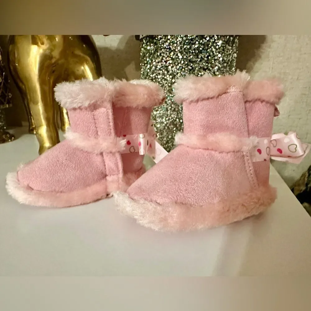NEW pink fur boots for CUTE GIRLS SIZE 4-6 months